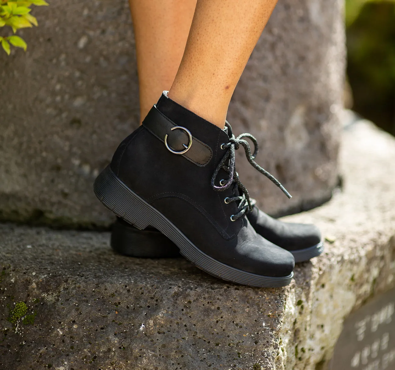 BUCKLEY-BLACK NUBUCK