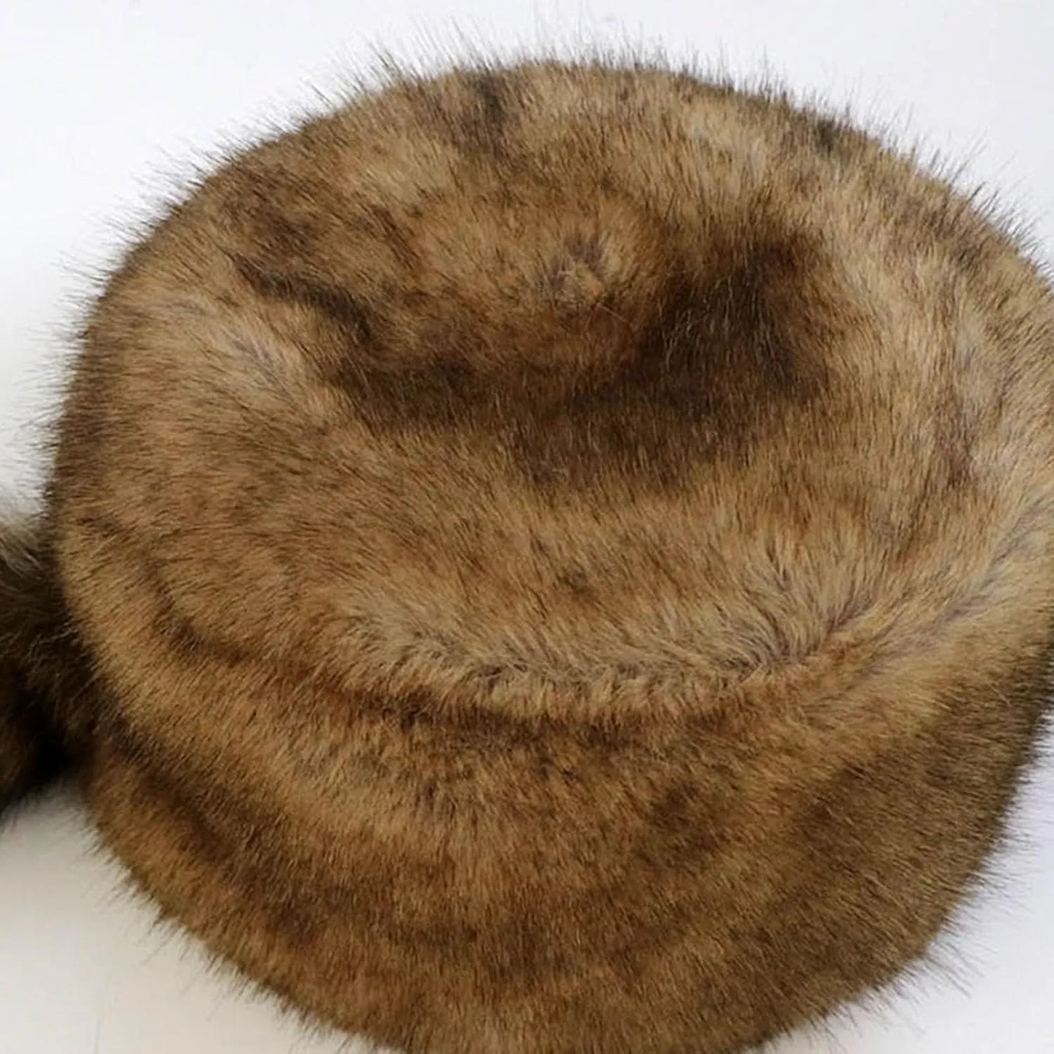 Cossack Style Faux Fur Raccoon Tail Coonskin Cap, Round Flat Top Boone Hat Raccoon Tail Hats for Winter
